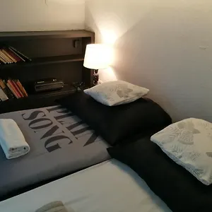  Hostel Hart & Art Gallery